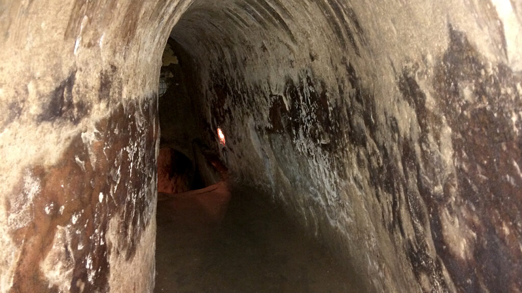 cu-chi-tunnel