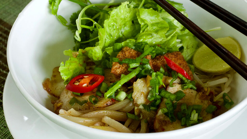 hoi-an-cooking-class-cao-lau