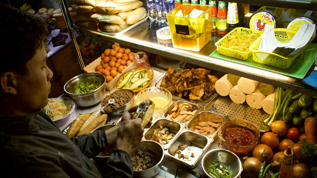 hoi-an-food-tour-banh-mi