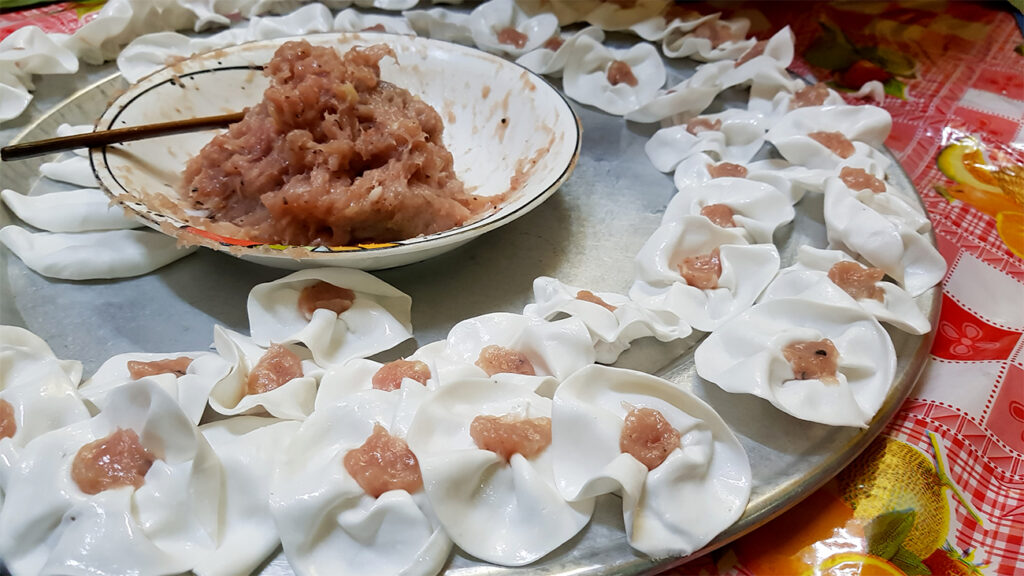 hoi-an-food-tour-rose-dumplings-2