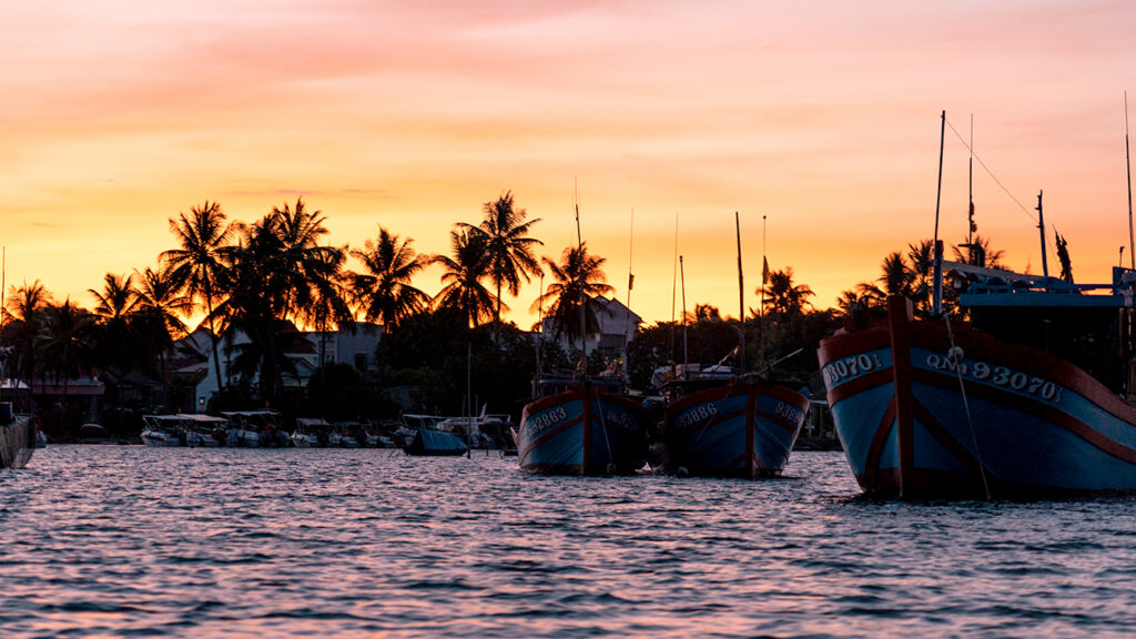 hoi-an-sunrise-tur-fiskebaade-solopgang