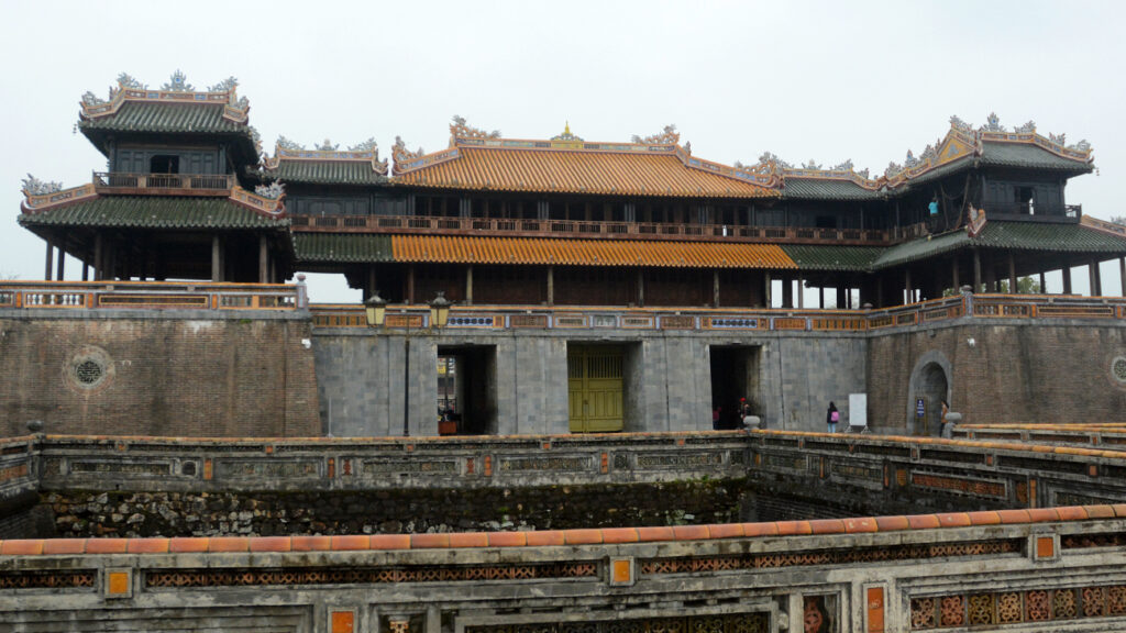 hue-city-tur-gammel-by-port