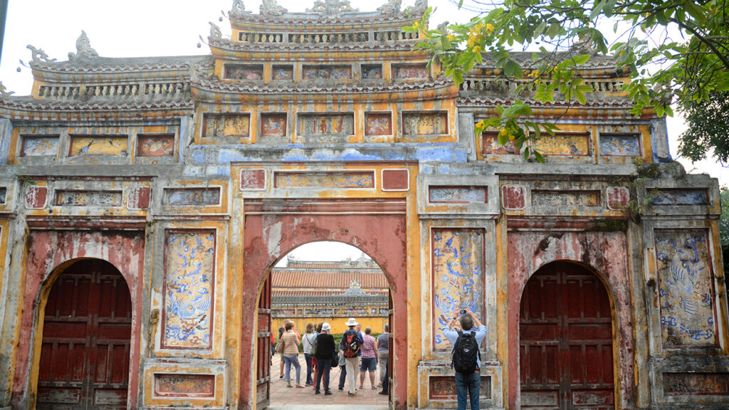 hue-city-tur-tempel-port