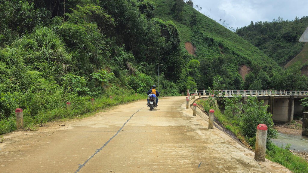 motorbike-tour-mountain-bridge