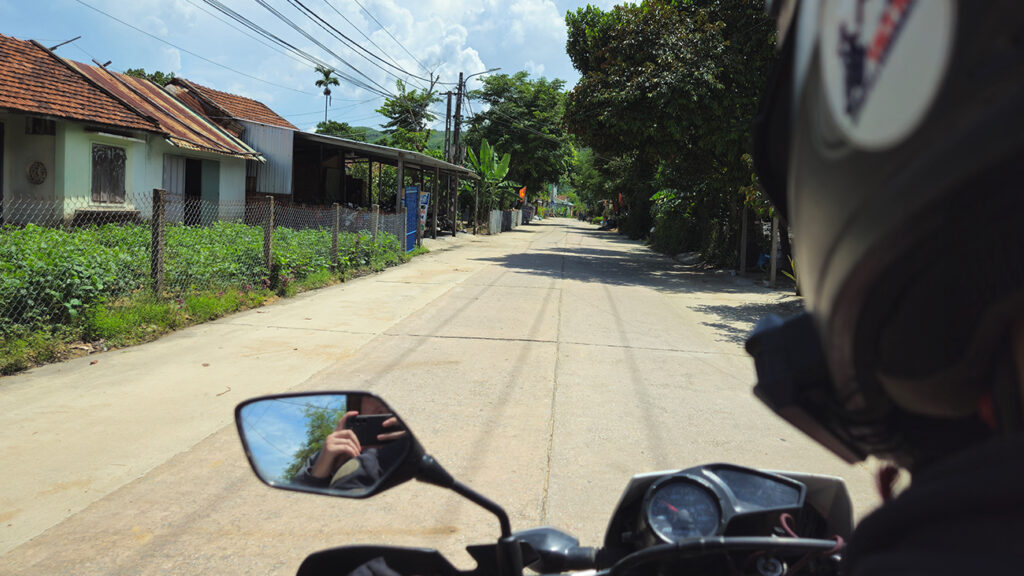 motorbike-tour-passenger-view