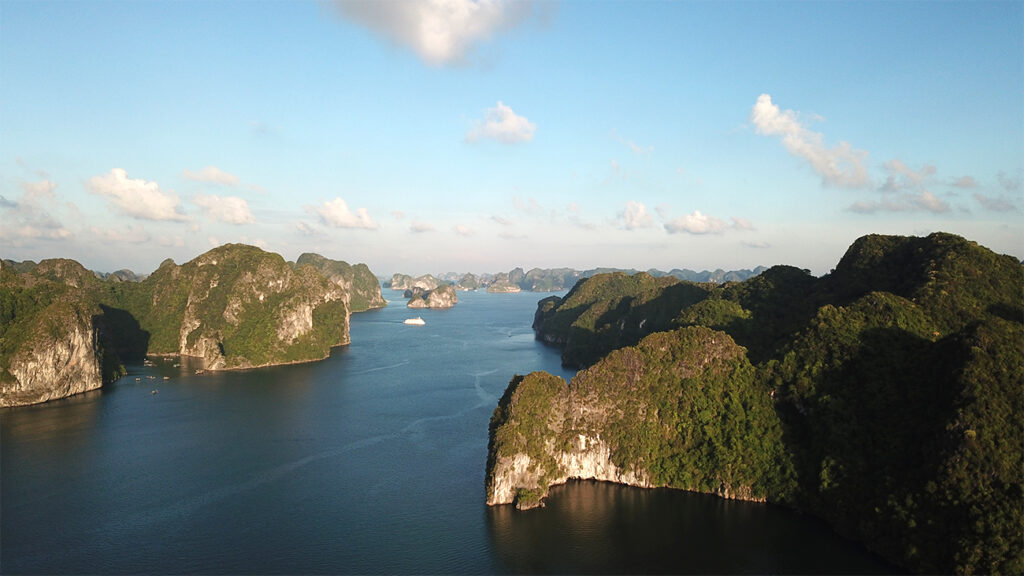 halong-bay-helicopter-2