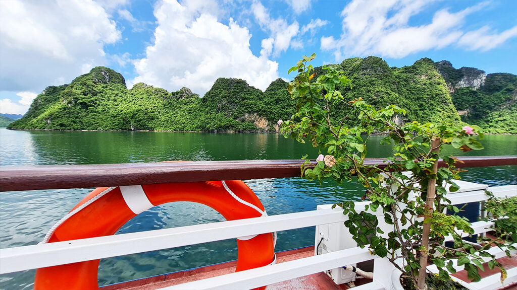 halong-bay-on-boat